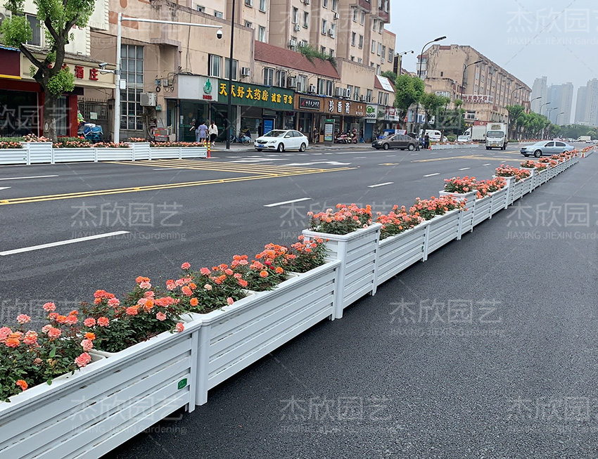 隔離花箱在城市道路中的優(yōu)勢？