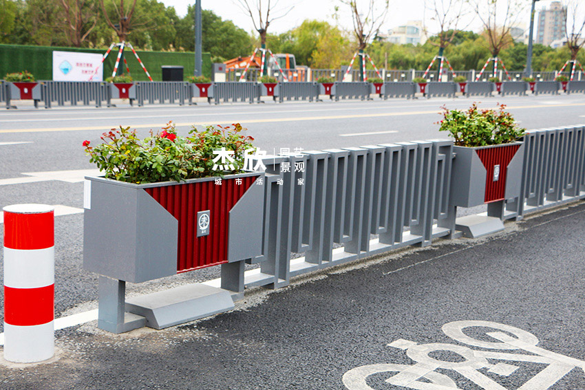 道路護欄花箱有兩種你能區(qū)分嗎？